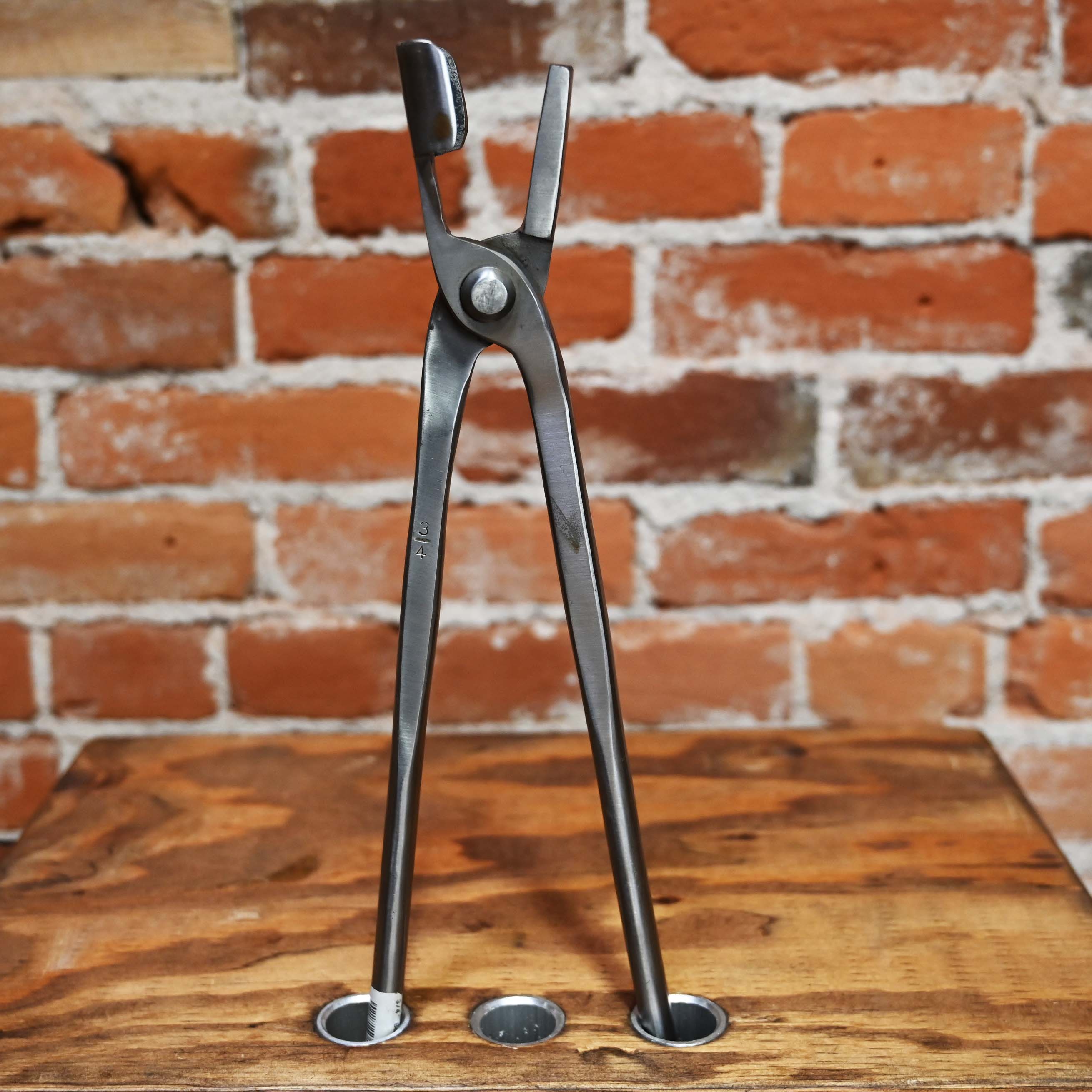 NC 3/4" Box Jaw Tongs view of tongs