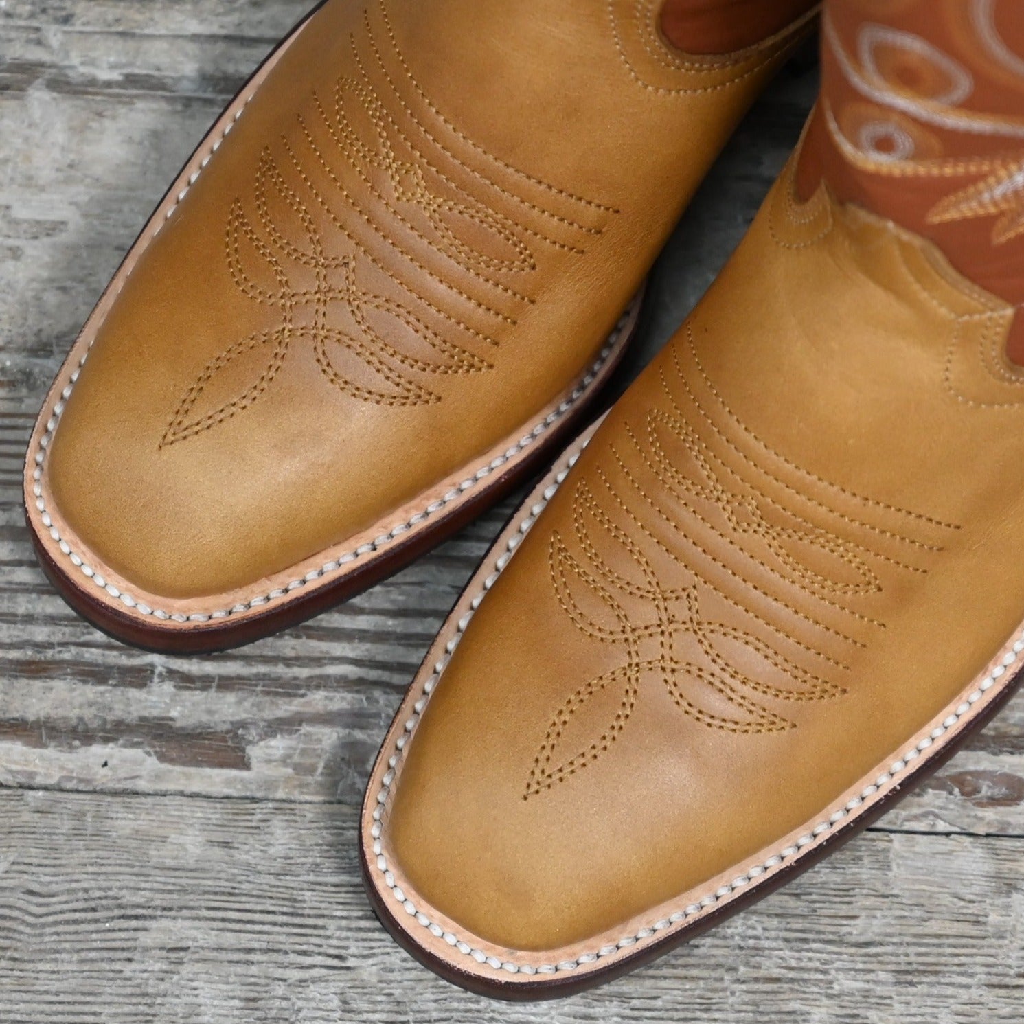 Nutted Calf Ladies 16&quot; Buckaroo Boot with Brown Top and Honey Vamp view of toe