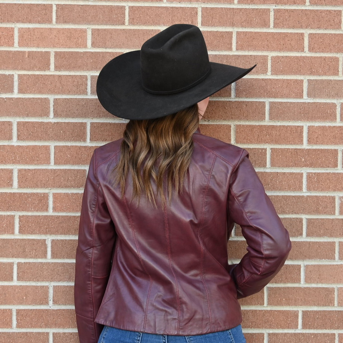 Ladies Lightweight Leather Jacket with Zip Front in Merlot view of back