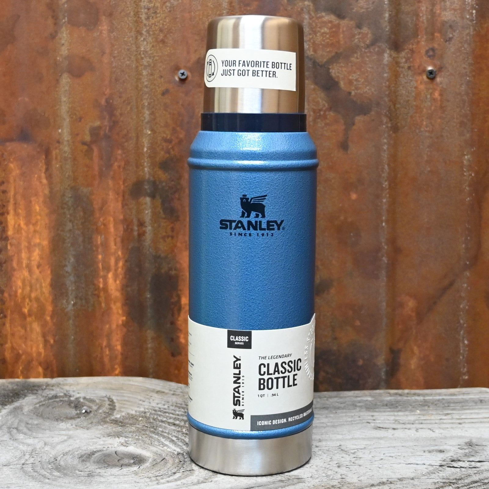 Stanley Classic Legendary Bottle in Hammertone Lake view of bottle