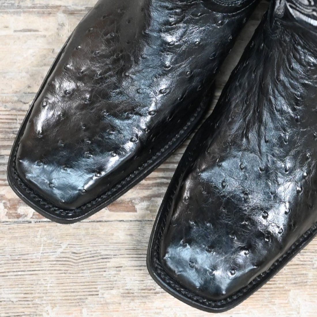 Hondo Full Quill Black Ostrich Vamp with Black Volcano Top view of toe