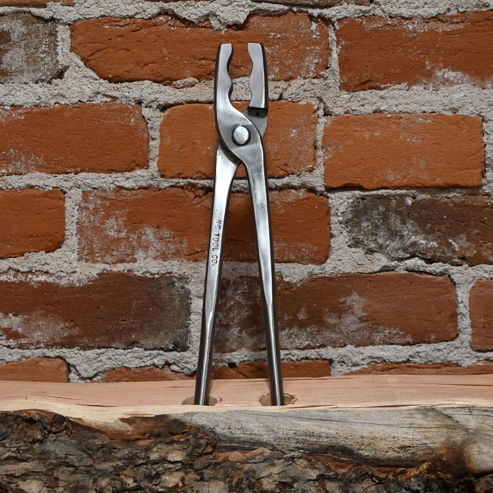 1/2" Universal Wolf Tongs W/Short 12" Handle view of tongs
