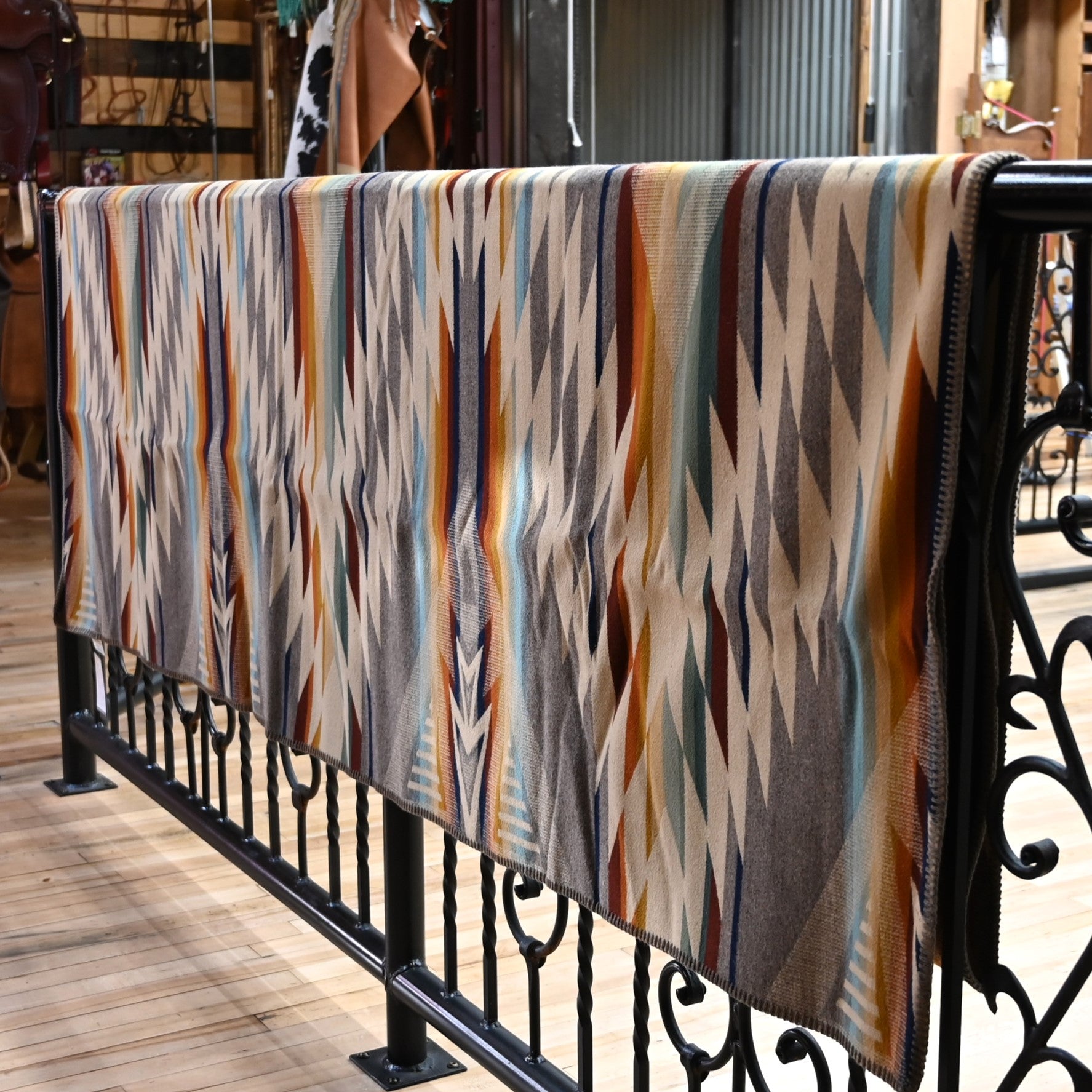 Pendleton Jacquard Unnaped Blanket