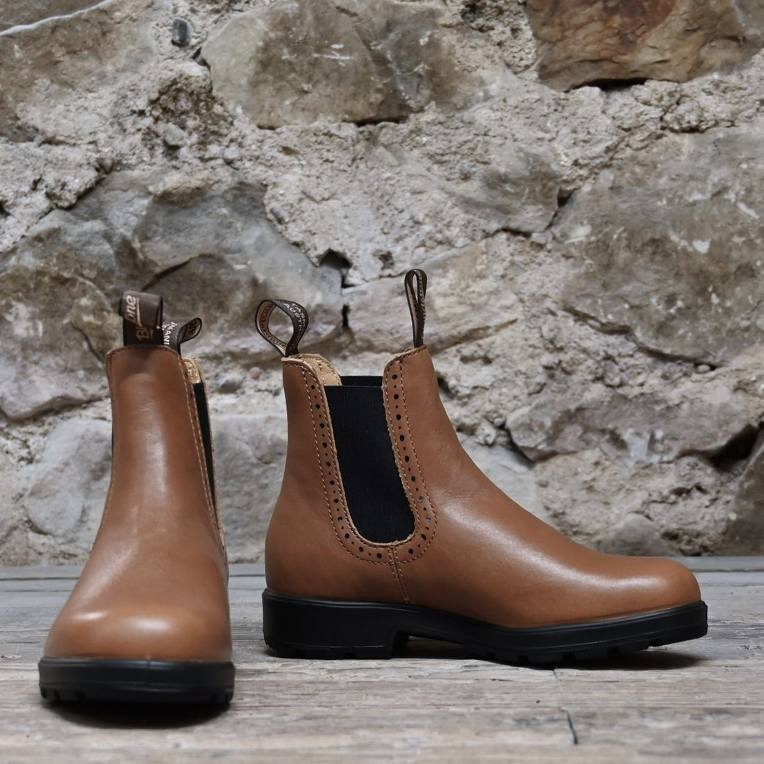 Blundstone Slip On in Camel view of front and side