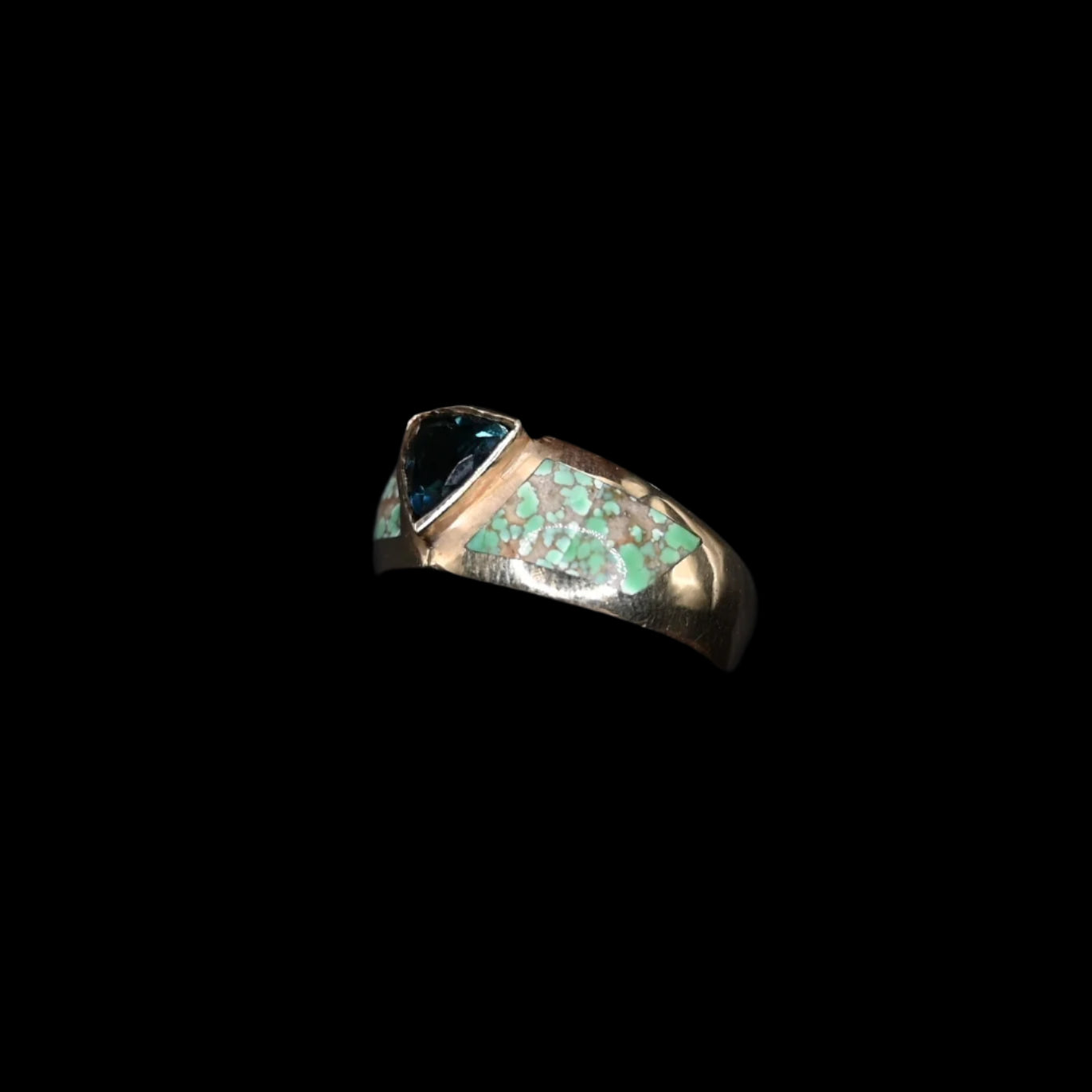 View of Sunwest Silver 14K Gold Carico Lake Turquoise Ring featuring a vibrant Carico Lake turquoise stone set in a 14K gold band