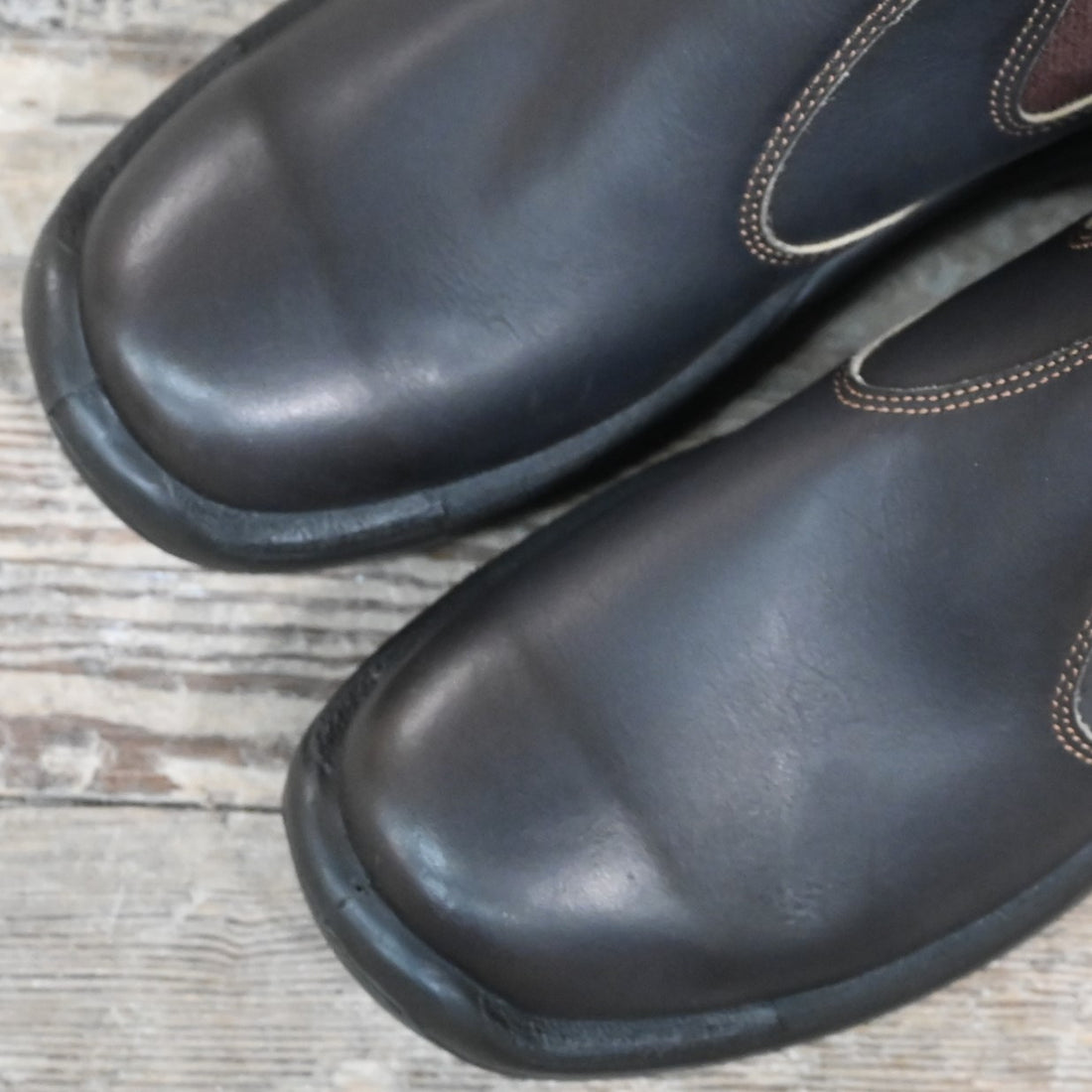 Blundstone slip-on work boot in brown oiled leather with steel toe and safety-rated outsole