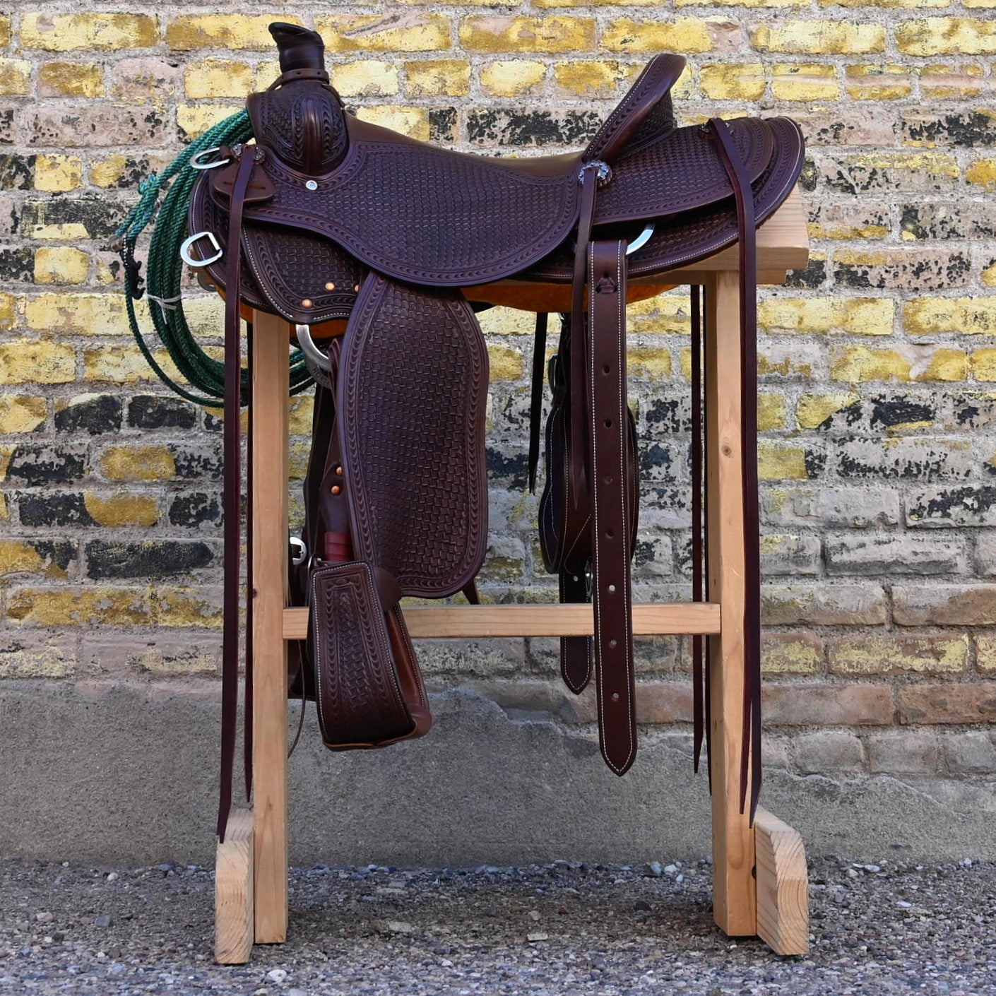 View of Deeter Custom Saddlery Will James 16" Seat Saddle – handcrafted Western saddle