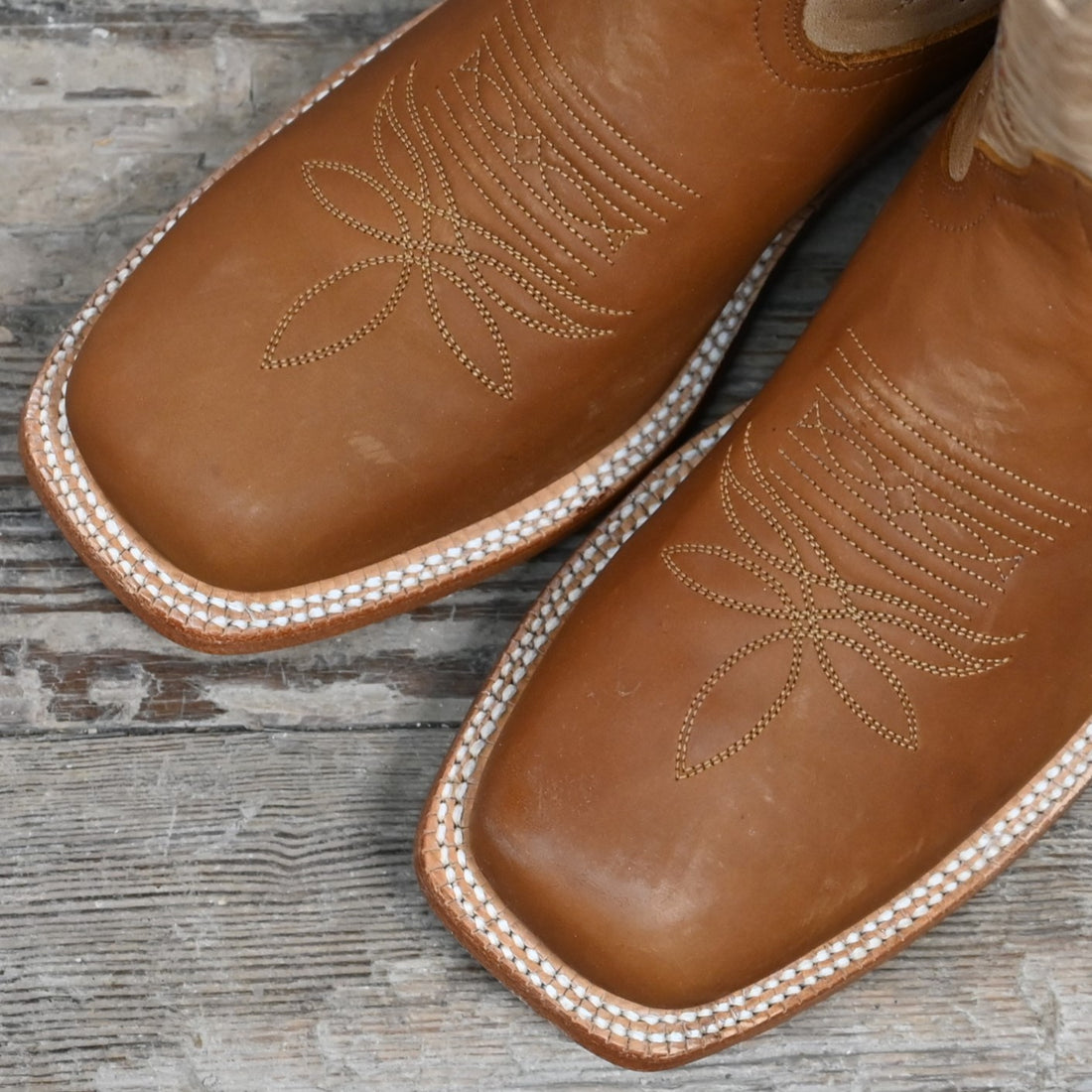 View of Hyer MULBERRY 11" boots showcasing sand Garrison goat leather top and clay mule cowhide vamp with broad square toe and leather stacked heel