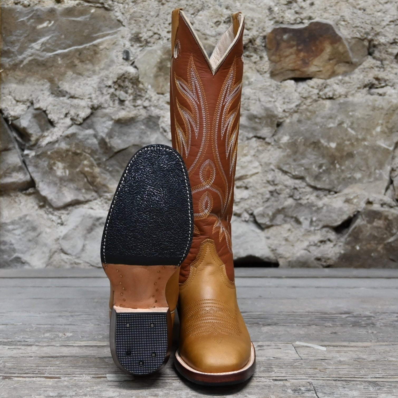 Nutted Calf Ladies 16" Buckaroo Boot with Brown Top and Honey Vamp view of bottom