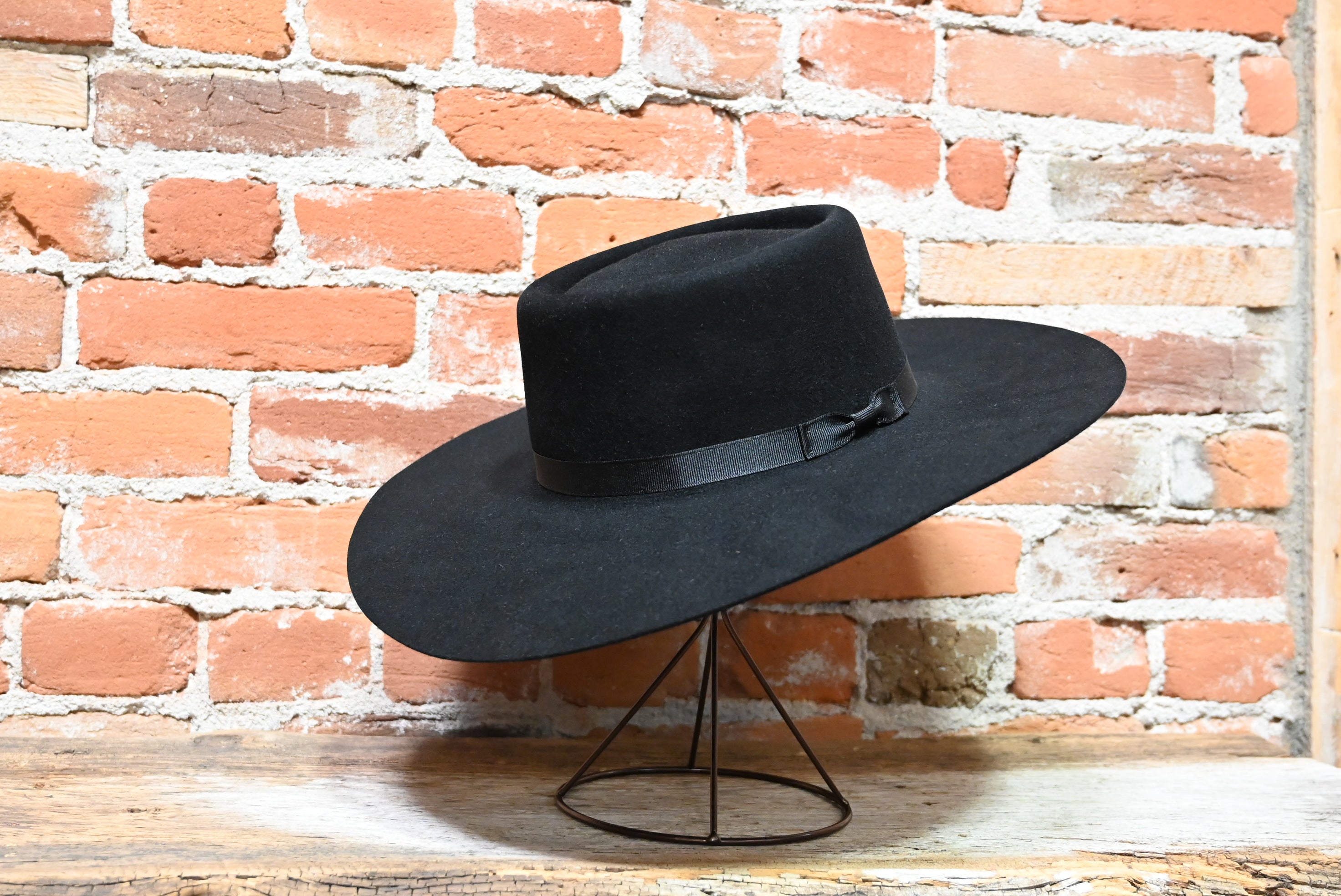 Serratelli 8x Nevada Flat in Black Hat Size 7 5/8