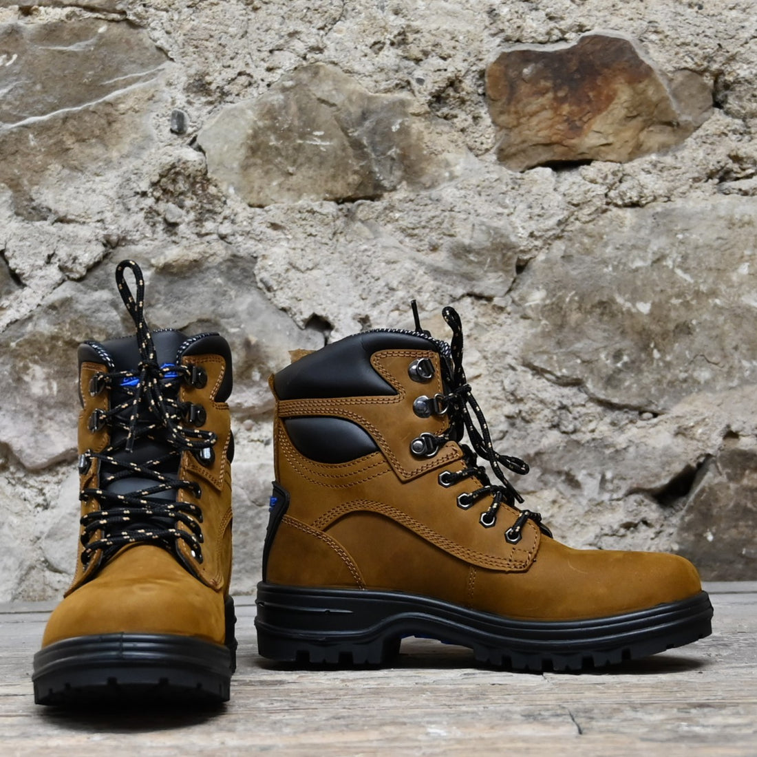 Blundstone 6&quot; Lace Up Work Boot view of front and side