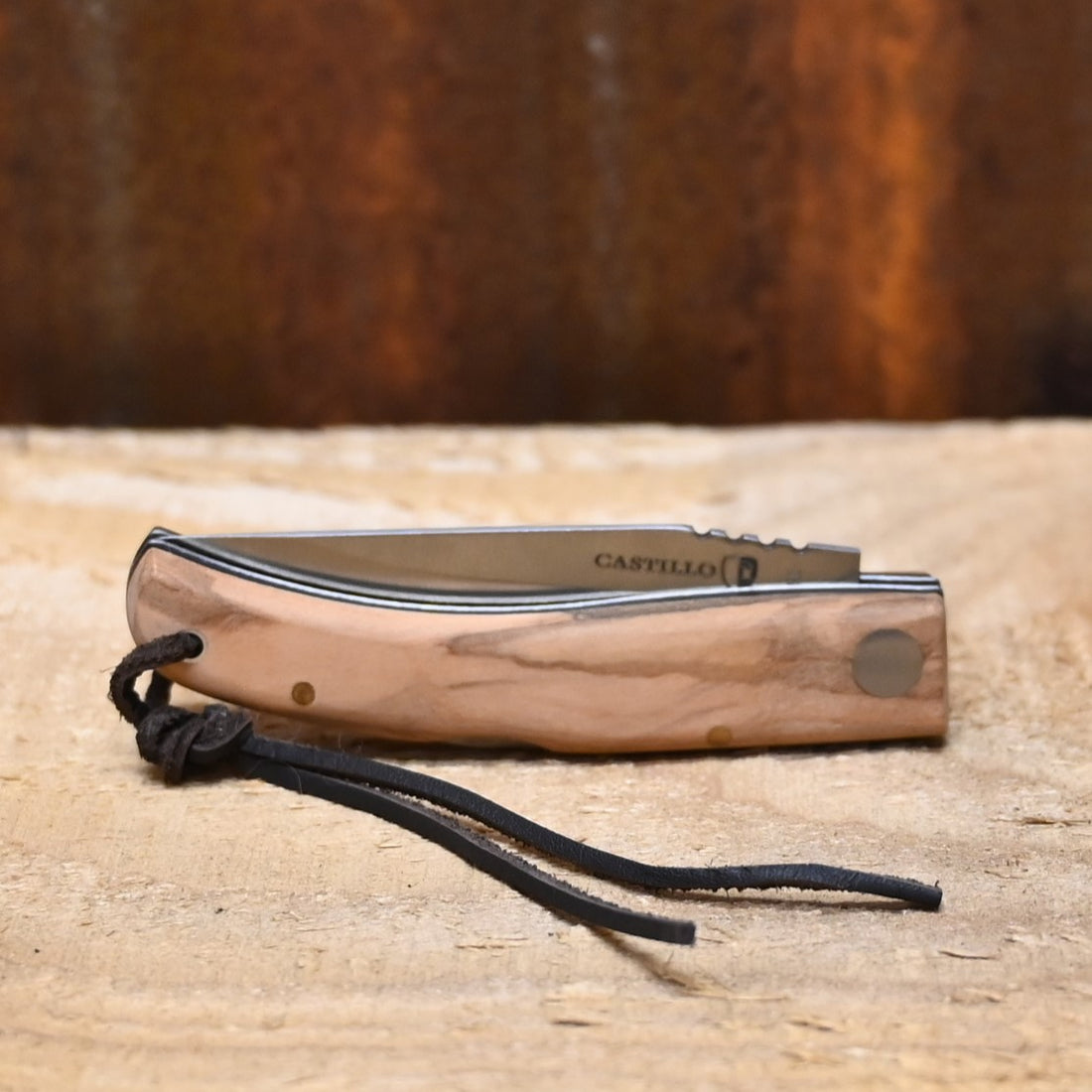 Castillo Tagus Olive Wood Folding Knife view of knife