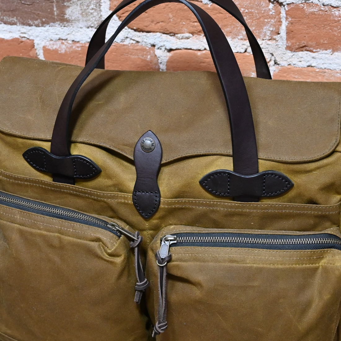 Filson 24 Hour Tin Cloth Briefcase view of detail