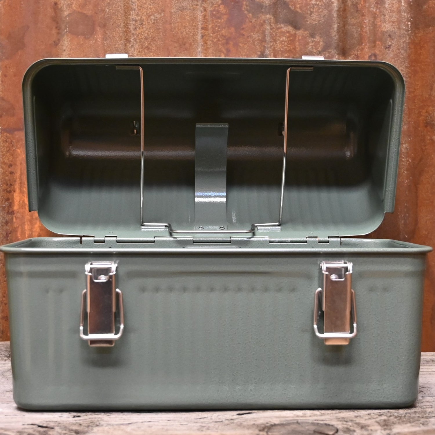Stanley Classic Lunch Box In Hammertone Greenview of inside