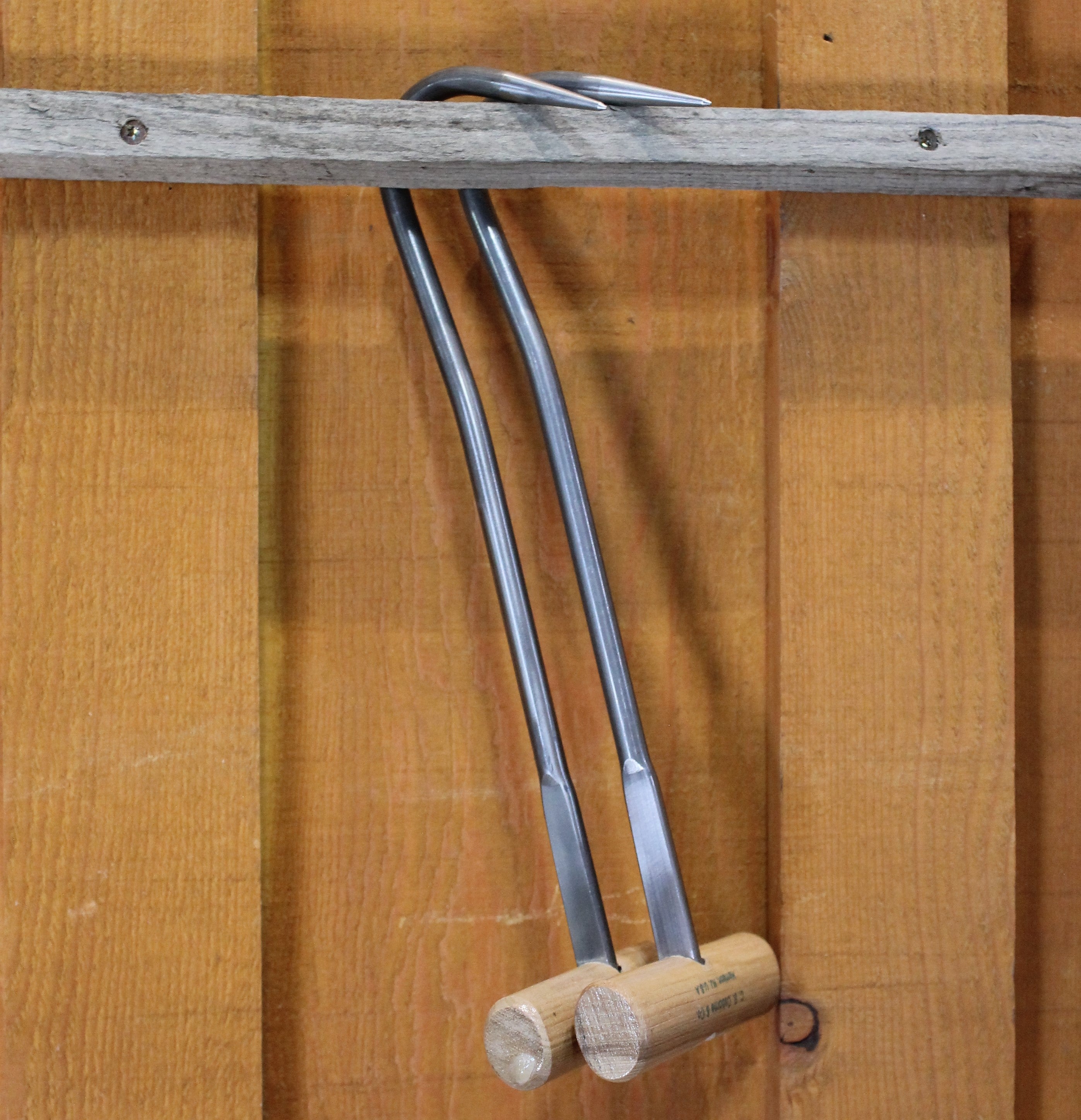Yakima Pattern Hay Hook W/Round Lacquered Handle hooks hanging
