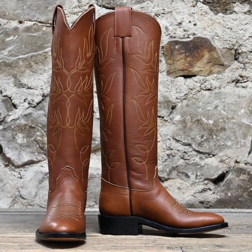 View of Front and Side of Olathe 17&quot; Brown Mule Leather with Black and Yellow Toe Bug.