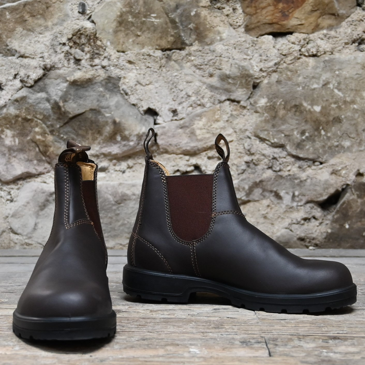 Blundstone Slip On In Walnut Premium Leather view of front and side
