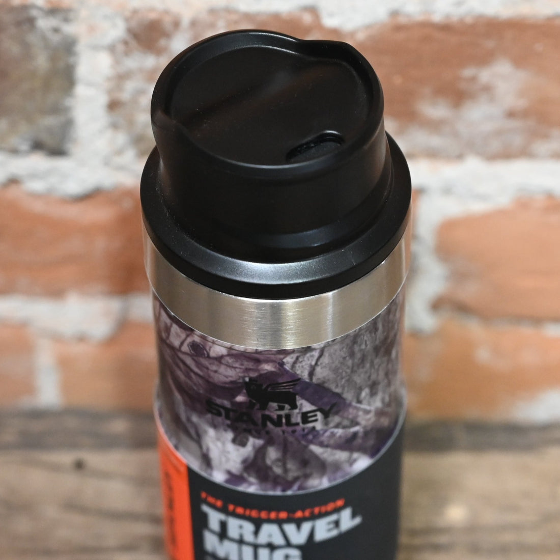 Stanley Trigger-Action Travel Mug in Country DNA