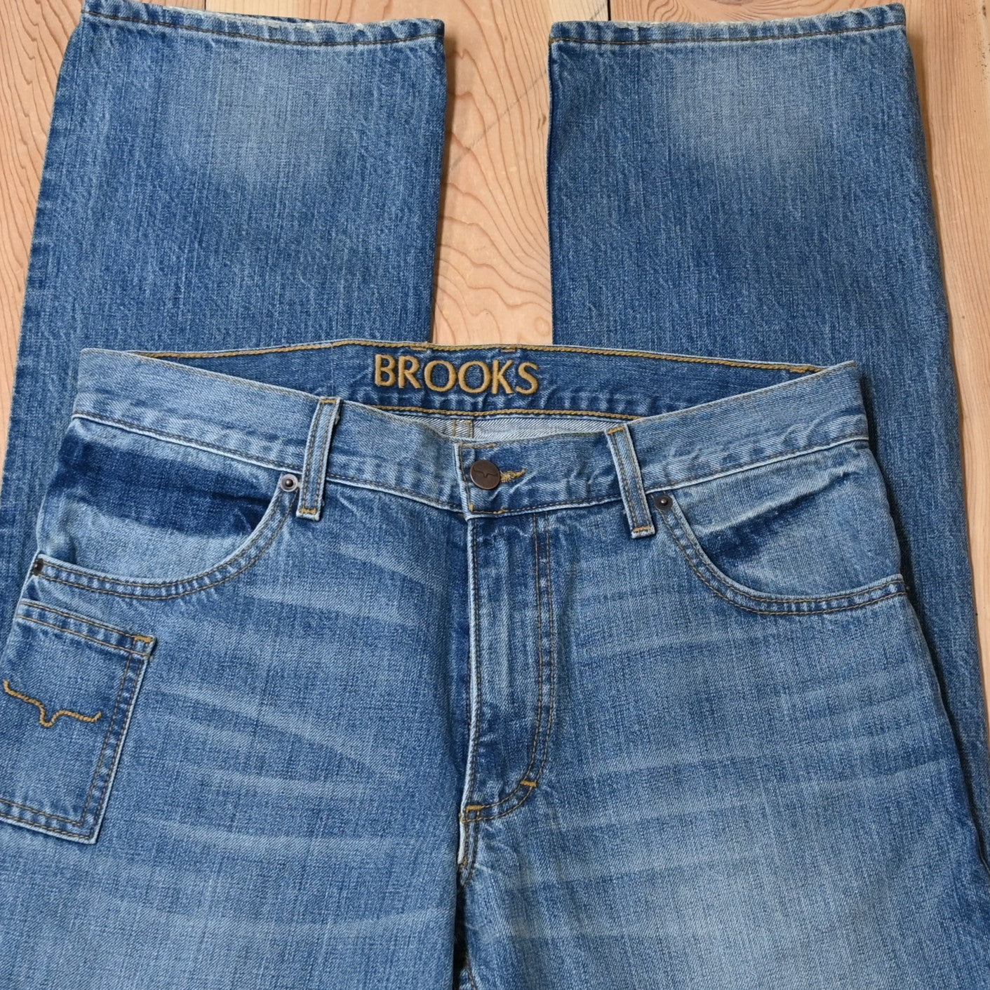 Kimes Brooks Jeans Mid Wash view of waist
