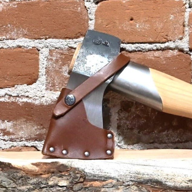 Gränsfors Bruk Large Splitting Axe W/Collar Guard view of sheath