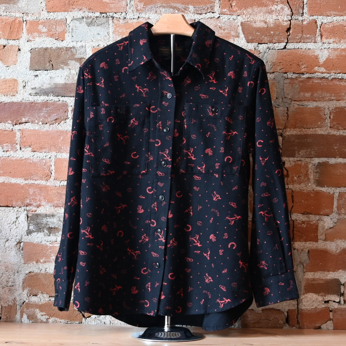 Filson ladies Rangeland flannel shirt in black with pink Western detail, spread collar, chest pockets