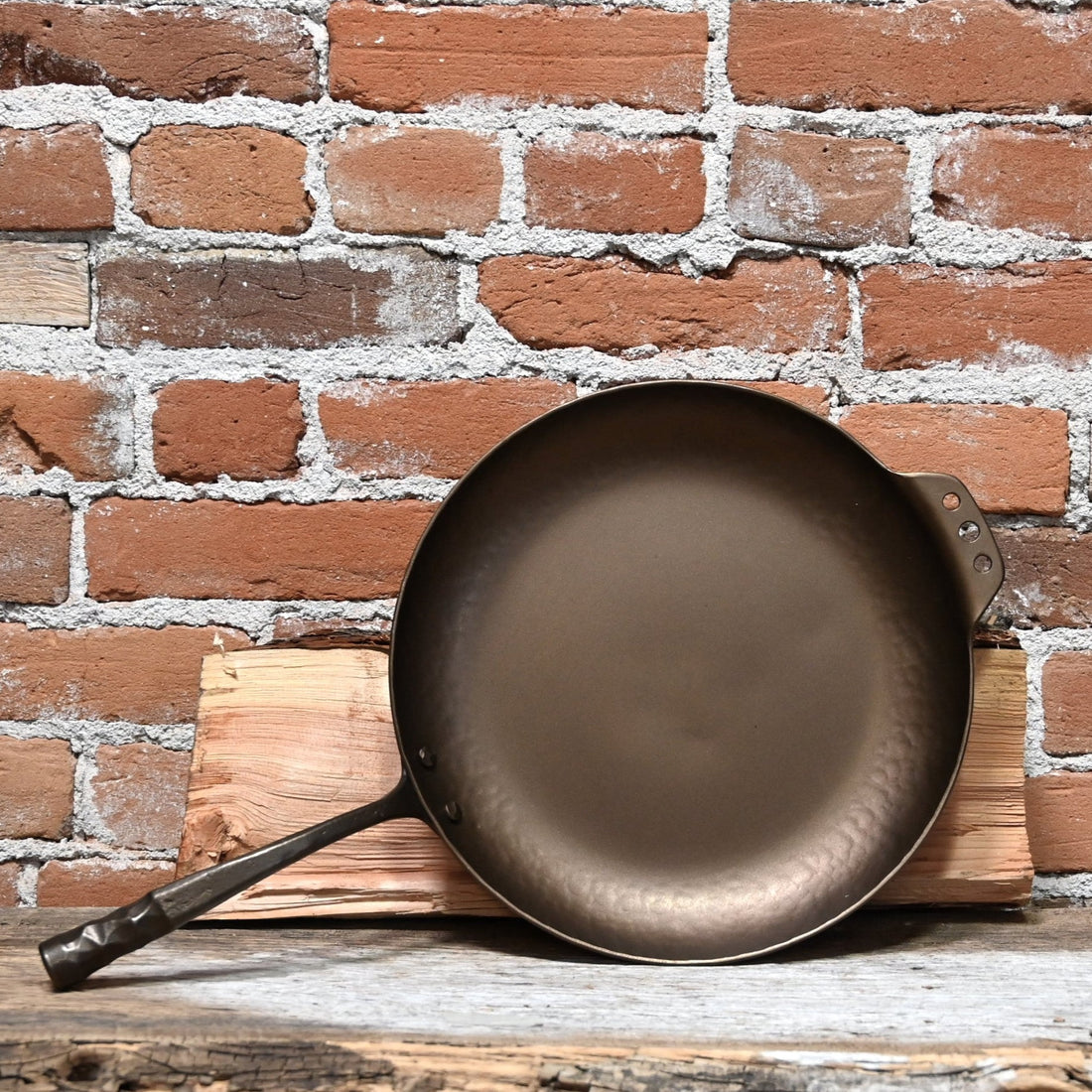Smithey 12in Carbon Steel Farmhouse Skillet view of skilet