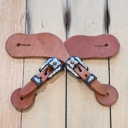 View of spur straps