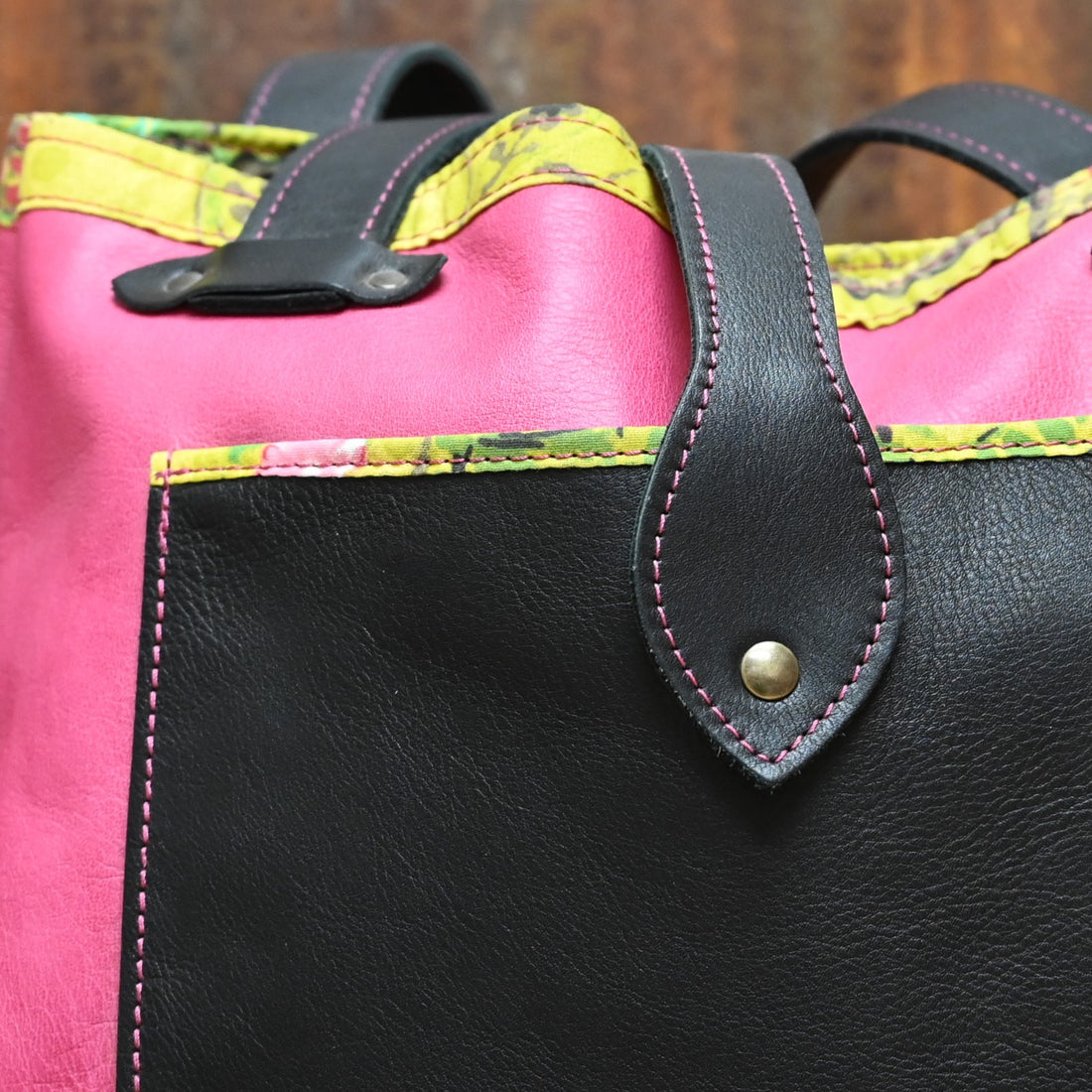 Ladies Handbag in Leather view of detail