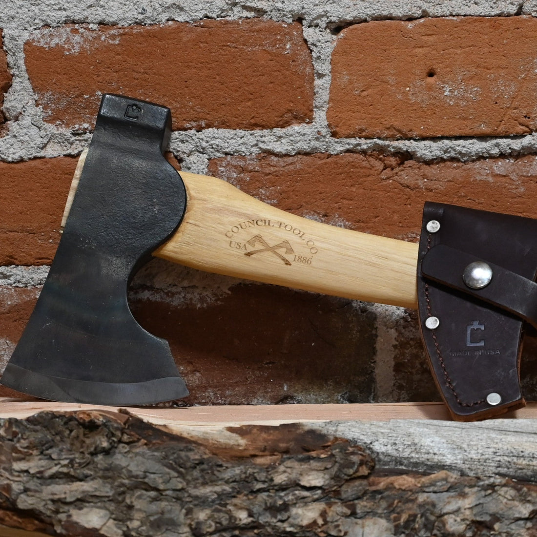 Wood-Craft 1.7lbs Camp Carver Axe W/16&quot; Curved Handle &amp; Mask view of close up