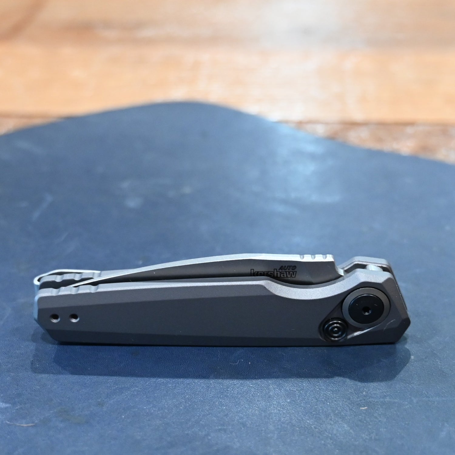 Kershaw Launch 18 automatic knife with gray aluminum handle and stonewashed blade