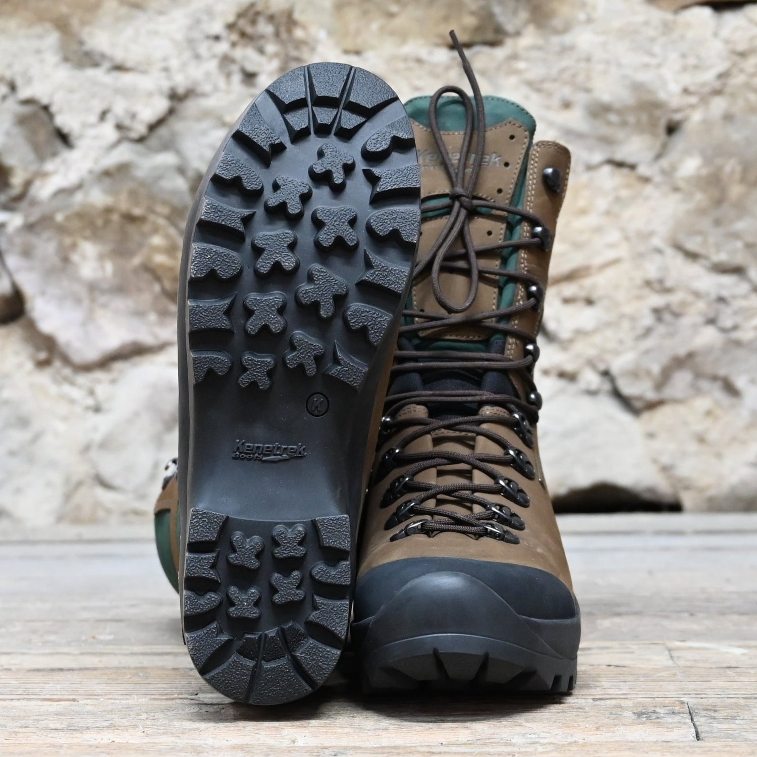 10&quot; Mountain Guide 400 Insulated Lace-Up Boot W/ Custom K-73 Outsole view of bottom