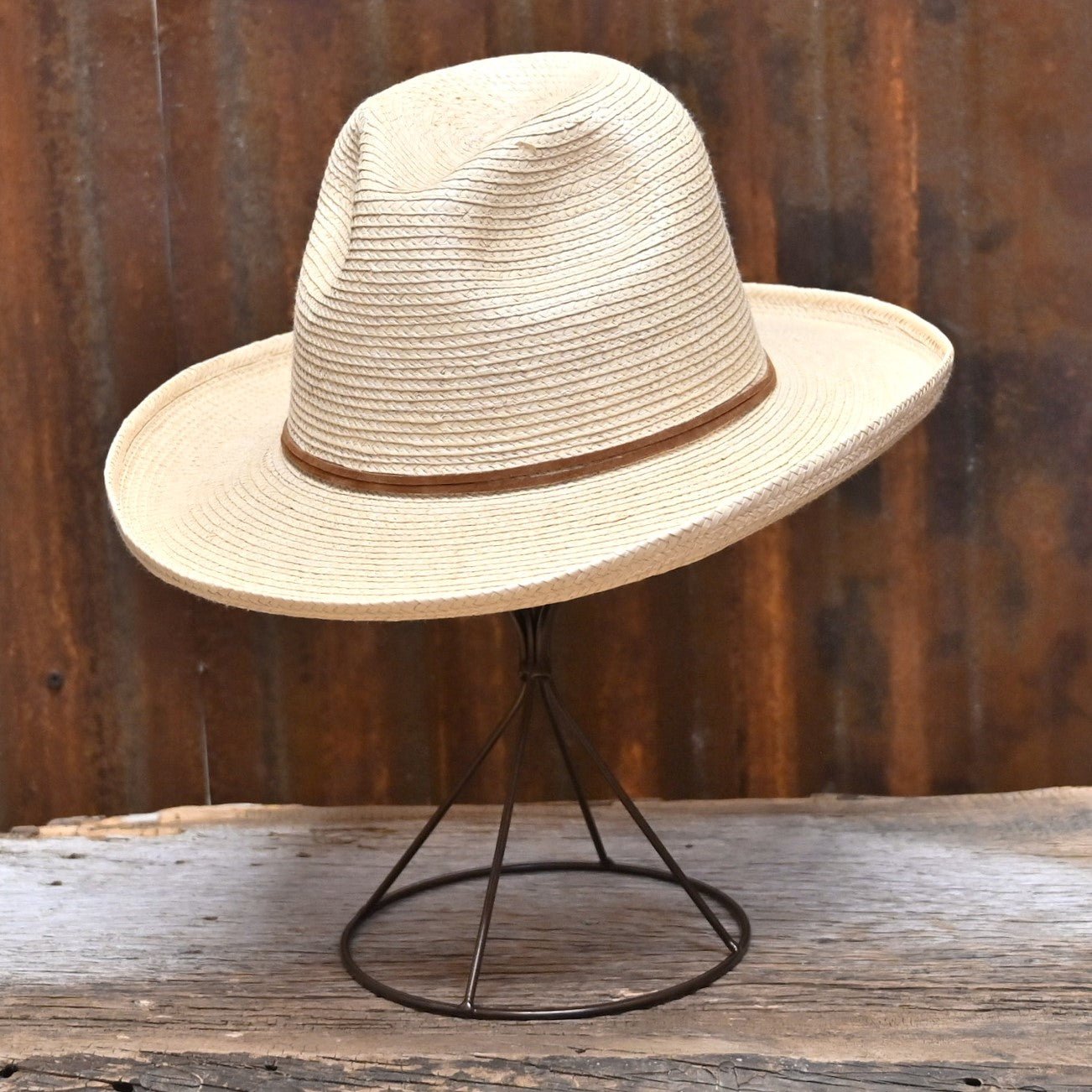 Guatemalan Fine Palm 3i, sloped fedora crease view of hat