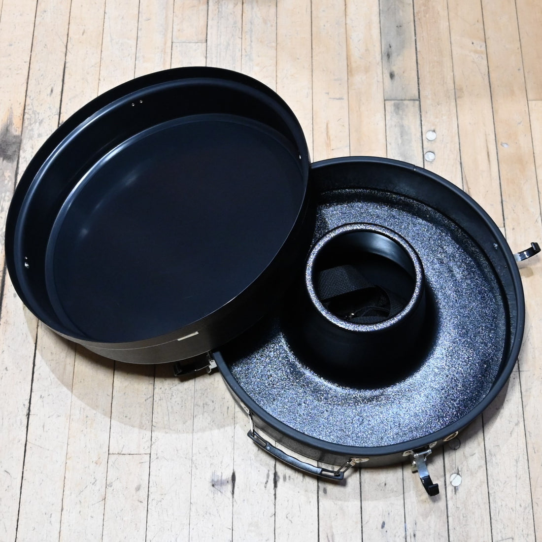 Hammer Five Rope Carrier - Black view of hat can open