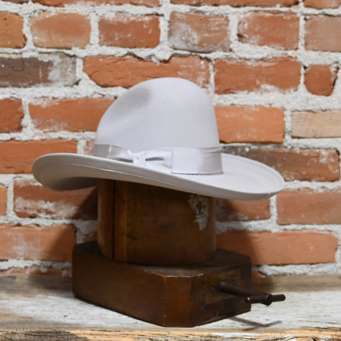 Stetson Tom Mix Jr Felt Hat in Silverbelly view of hat