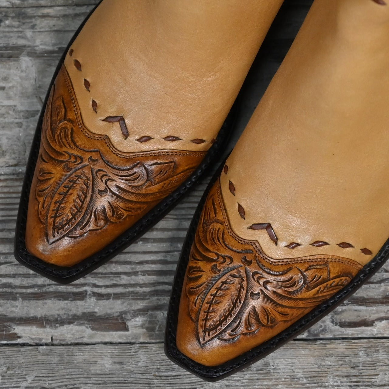 Stallion Ladies Zorro in Camel Colored Calf w/Tooled Wingtip and Collar view of toe