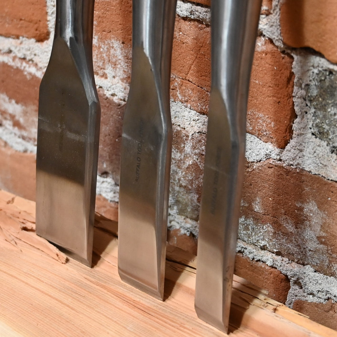 Buffalo Tool Forge Bench Chisel Set 1 1/2&quot; close up view
