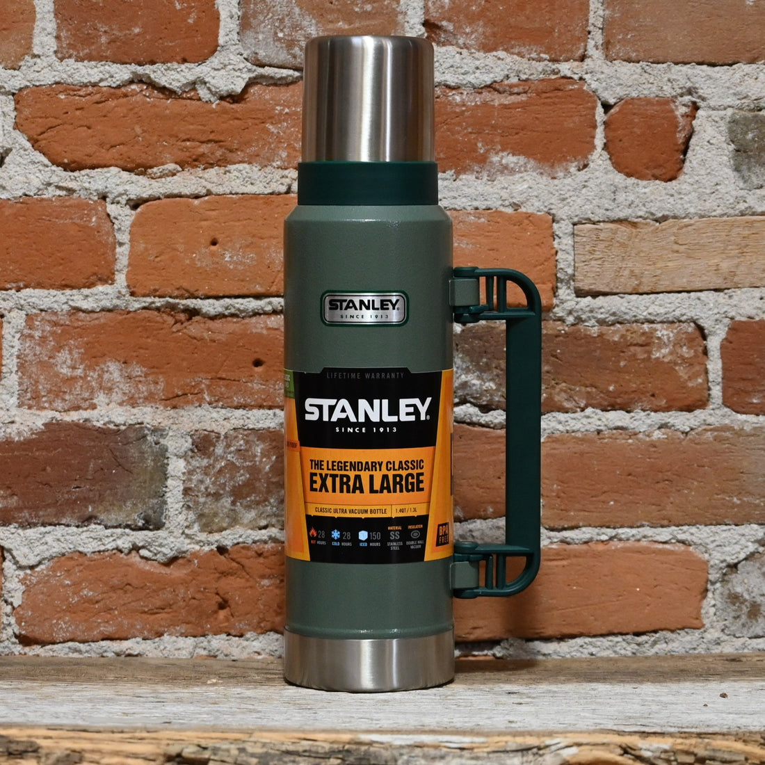 Stanley Classic Ultra Vacuum Bottle In Hammertone Green view of stanley 