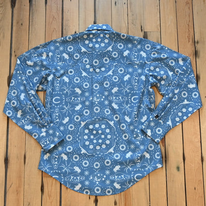 Men’s blue bandana Western shirt with bison motifs, sawtooth pockets, and snap buttons