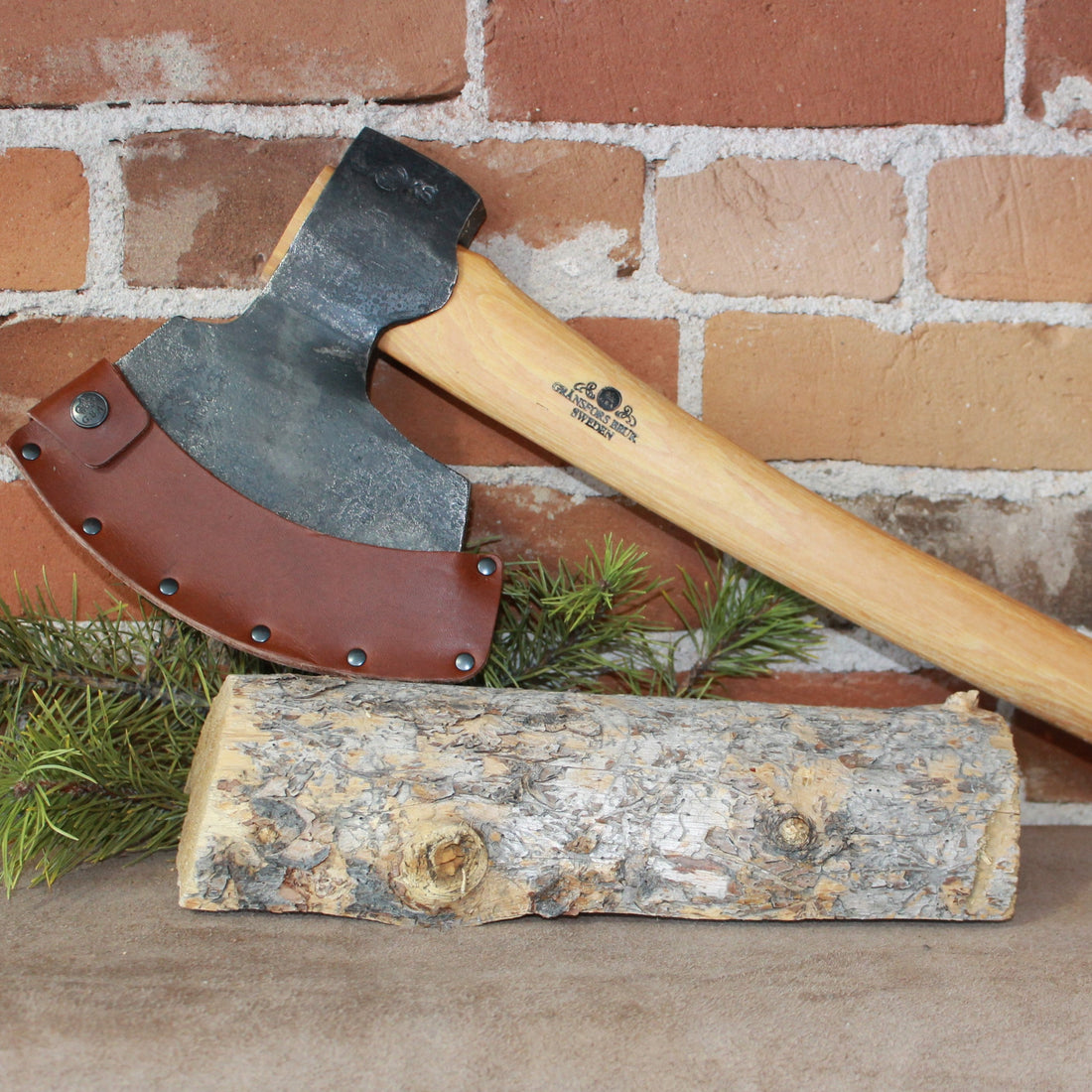 Gränsfors Bruk Broad Axe 1900 Right-Angled Sharpened Bevel On Right view of axe