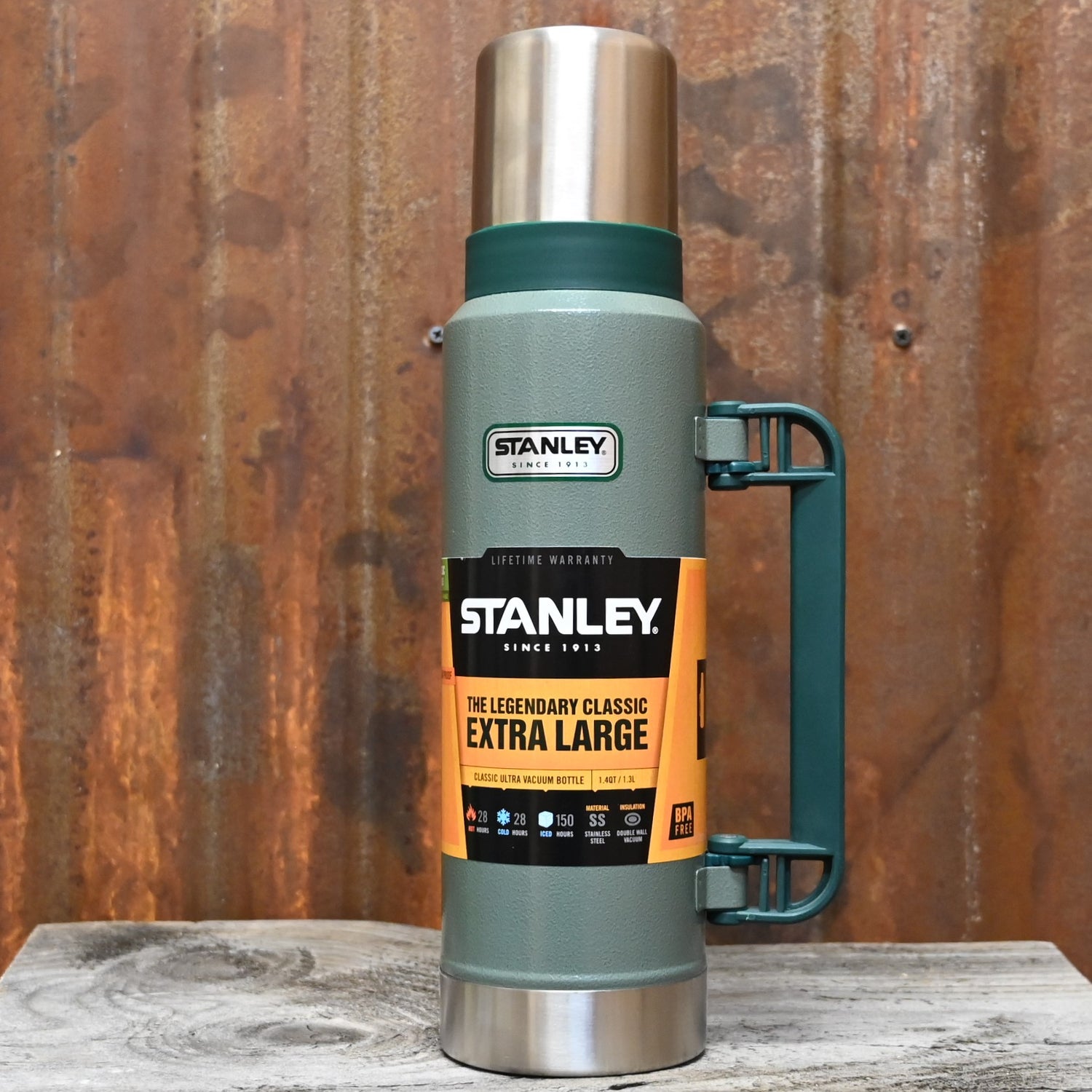 Stanley Classic Ultra Vacuum Bottle In Hammertone Green view of bottle