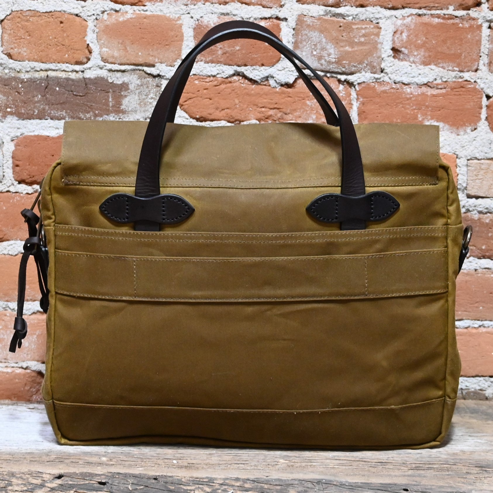 Filson 24 Hour Tin Cloth Briefcase view of back