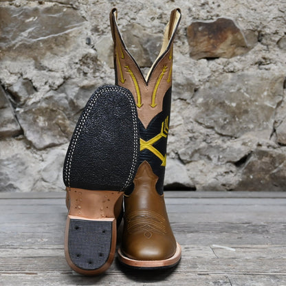 Mens Tan Boot withTooled Navy Blue and Gold Arrow Tops view of bottom