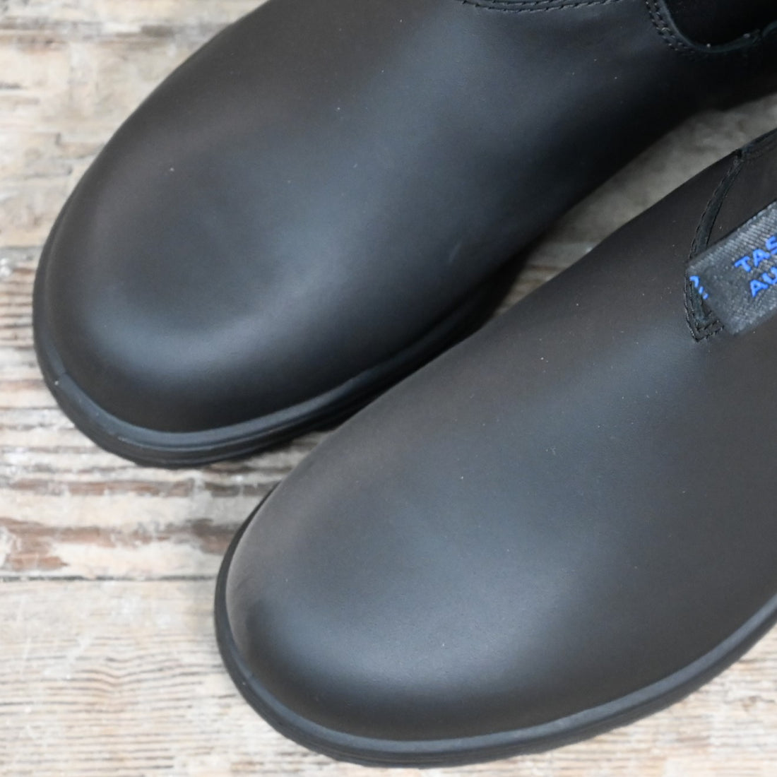 Blundstone Slip On Waterproof Thinsulate In Black view of toe