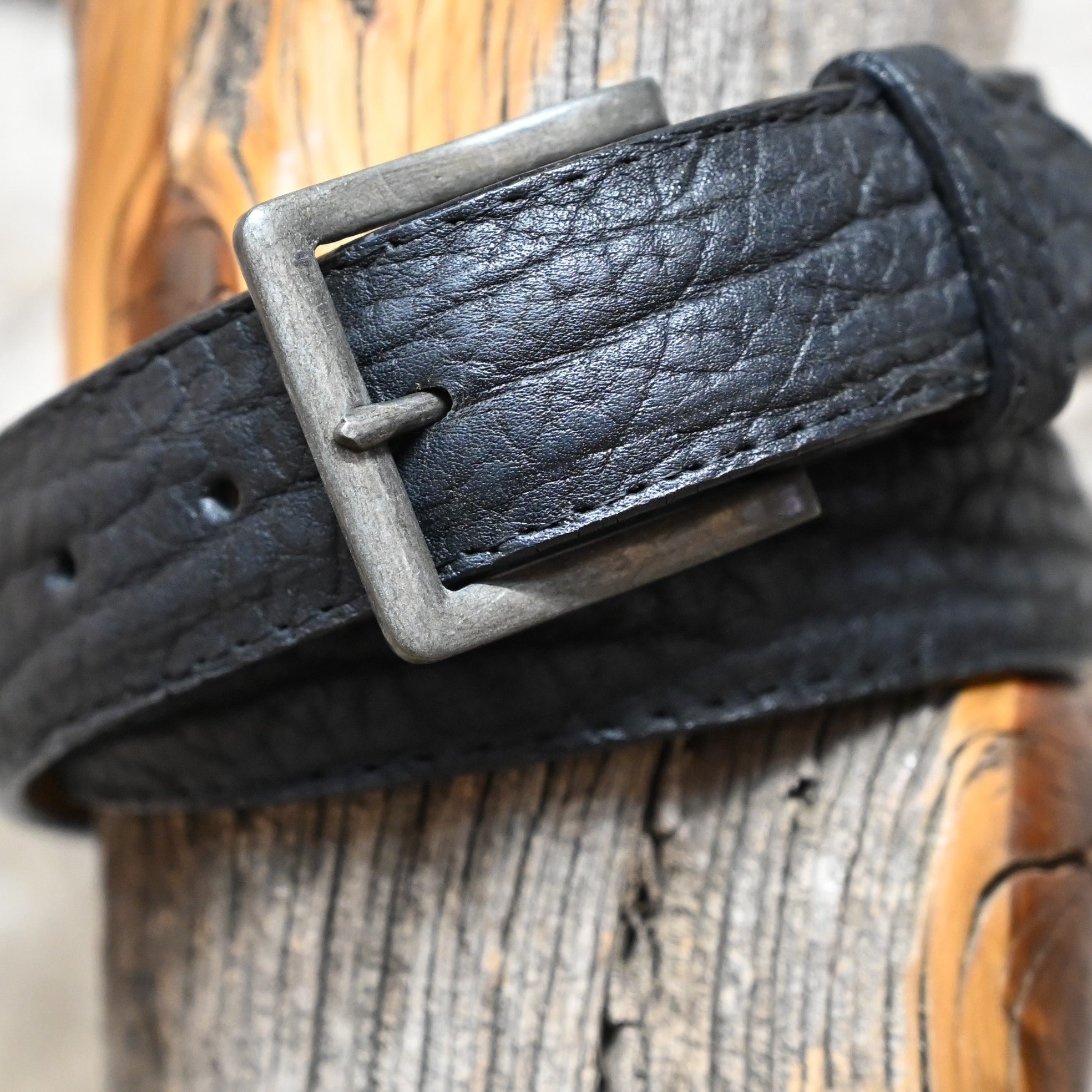 Hondo black bullhide leather belt with plain design and metal buckle suitable for pairing with various boots