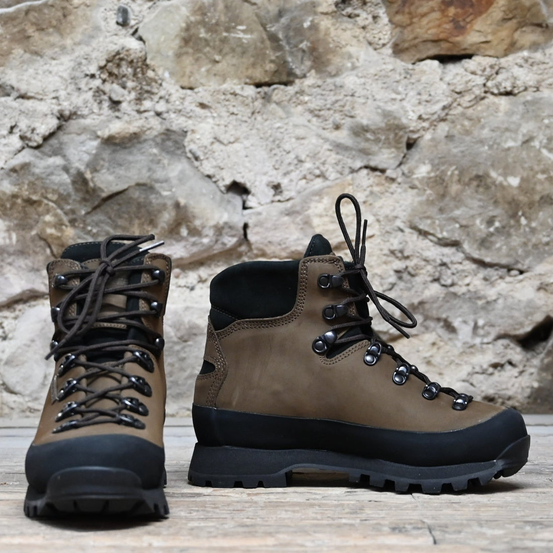 Ladies 7&quot; Lace Up Hiker W/Lightweight K-Talon Outsole view of front and side