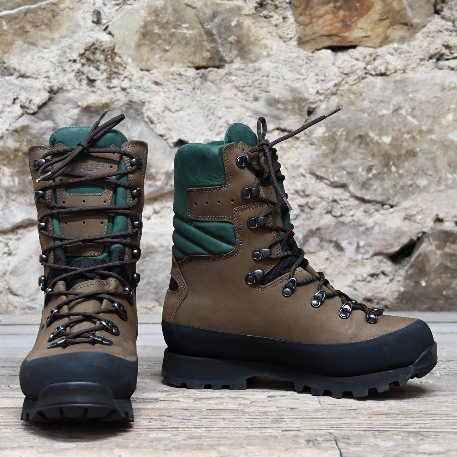 10&quot; Mountain Extreme 400 Lace Up Boot W/Lightweight K-Talon Outsole view of front and side