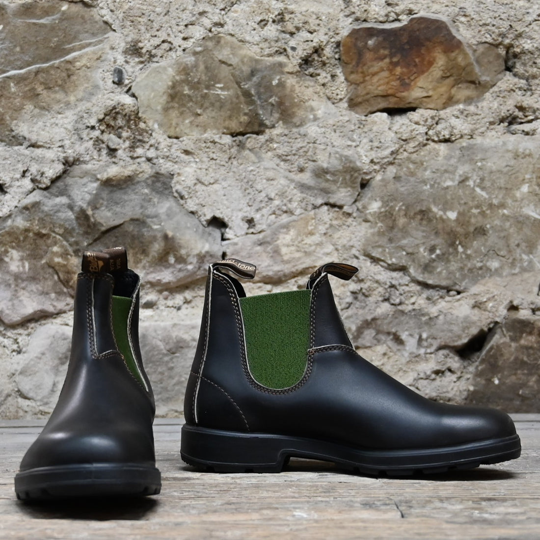 Blundstone Slip On Chelsea boot in stout brown leather with olive green elastic panels and pull tabs