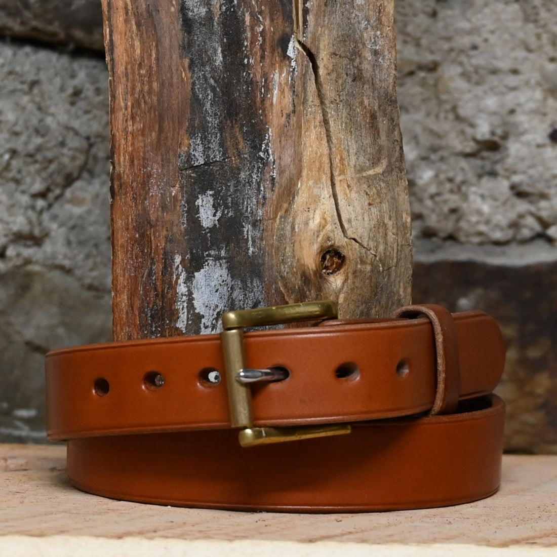 1 1/4&quot; Unlined Belt Tan- longer buckle view of belt and buckle