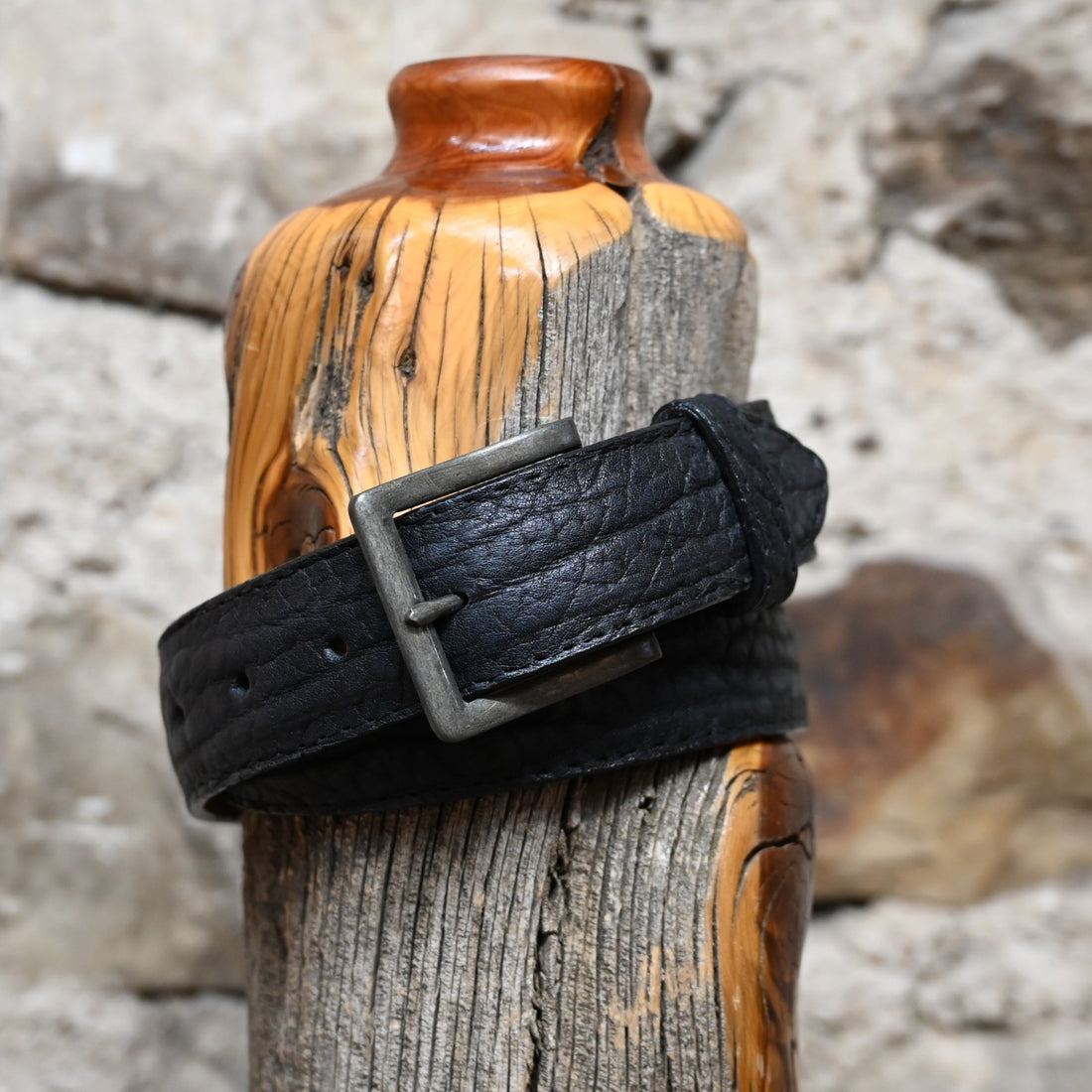 Hondo black bullhide leather belt with plain design and metal buckle suitable for pairing with various boots