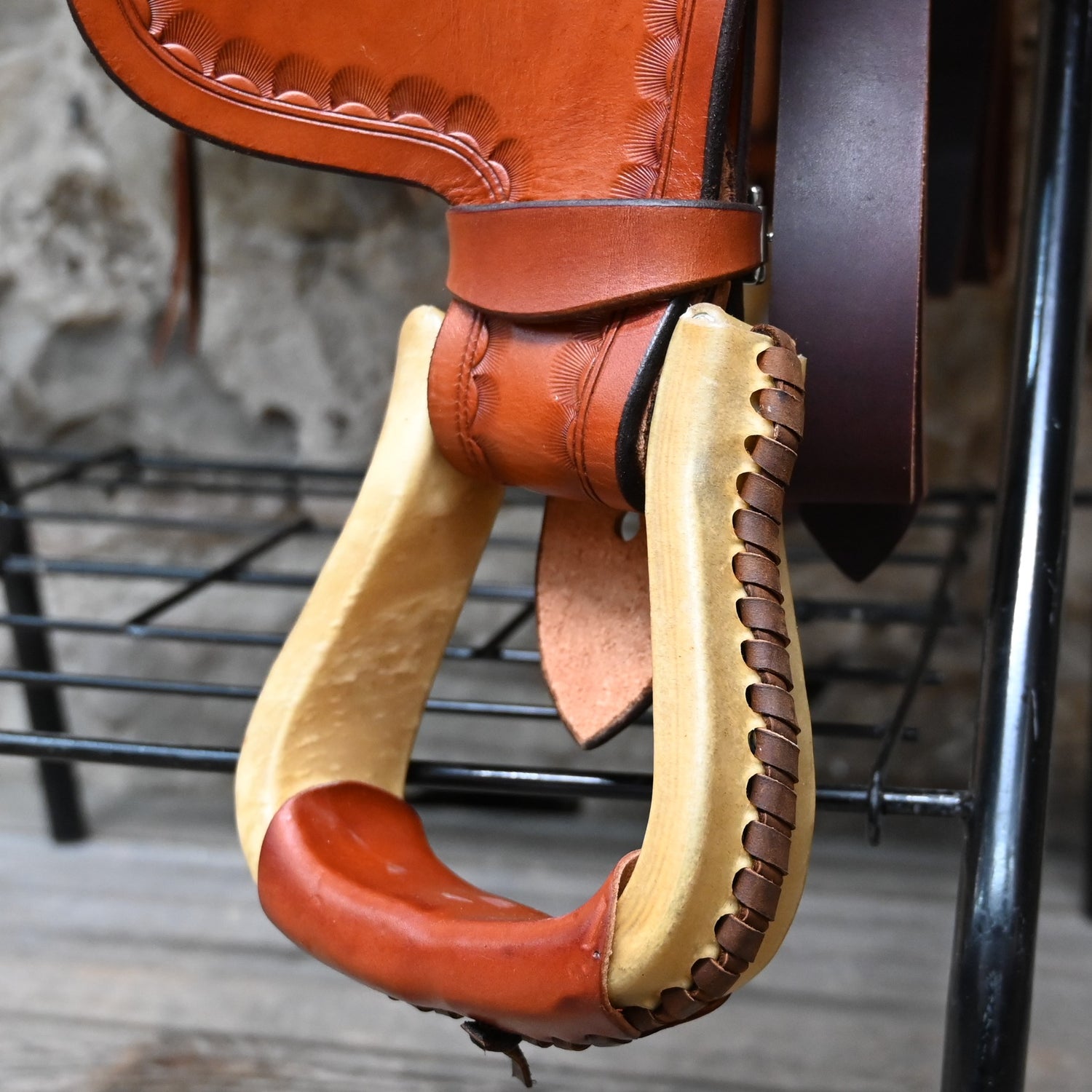 Billy Cook 16&quot; Russet Trail Saddle with Lrg Camouflage Border view of stirrup